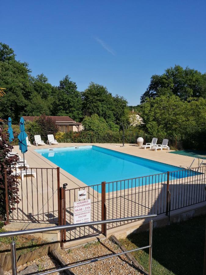 Village De Gites Le Chatenet Thonac Luaran gambar