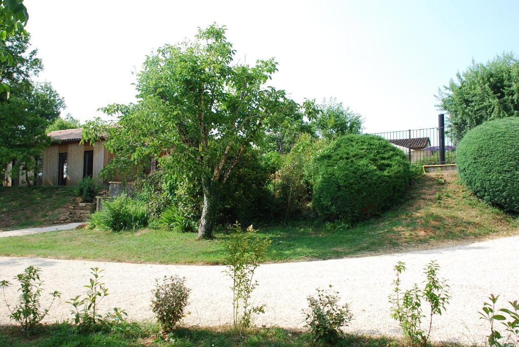 Village De Gites Le Chatenet Thonac Luaran gambar